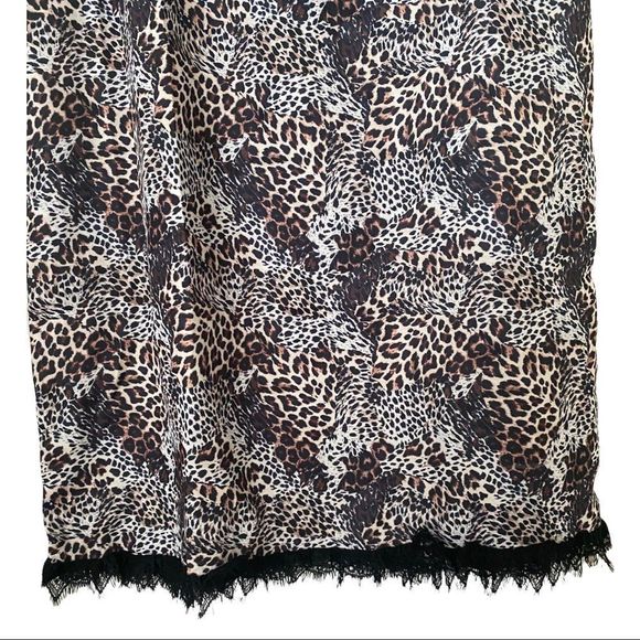 ⭐️Host Pick⭐️ 🆕 Elvi: Sleeveless Leopard Print & Lace Trim Midi Dress - Picture 3 of 13